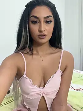 Snapshot of Mia_spicyy chatting on 11.21.25 Mia spicyy online show from 11.21.25