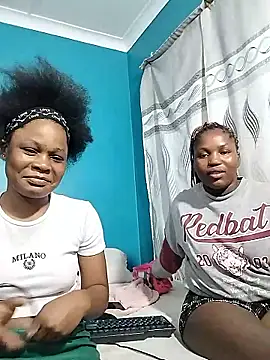 Snapshot of BlondieBitch chatting on 11.05.25 BlondieBitch online show from 11.05.25