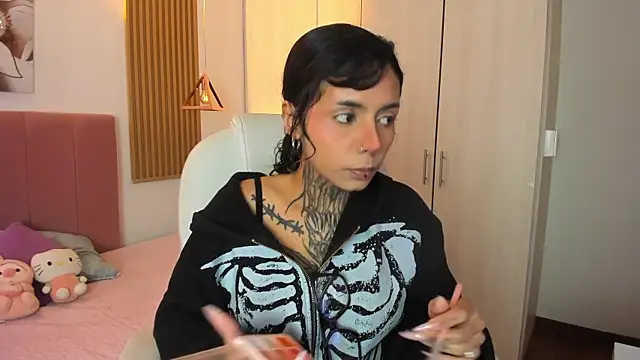 Snapshot of KoraRousee chatting on 11.03.25 KoraRousee online show from 11.03.25