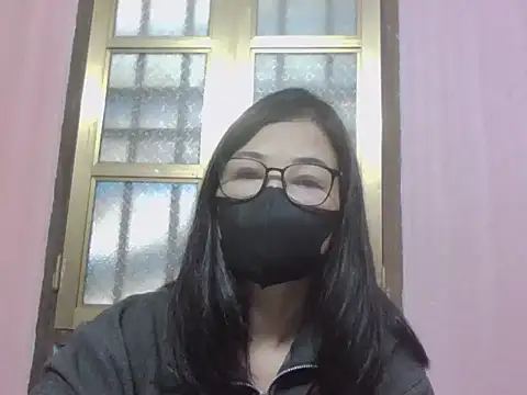 Snapshot of AmyChan086 chatting on 12.19.25 AmyChan086 online show from 12.19.25