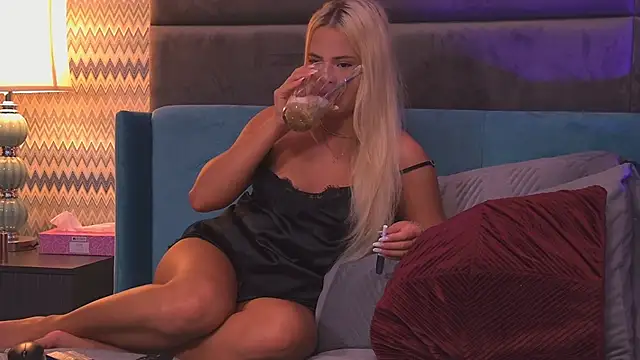 YssabelFox online show from 09.23.25