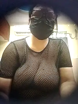 Snapshot of thehotlady chatting on 05.26.26 thehotlady online show from 05.26.26