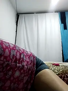 LaraCaliente online show from 03.10.26