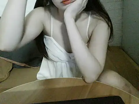 Snapshot of Mie5784 chatting on 09.30.25 Mie5784 online show from 09.30.25