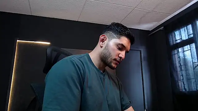 Snapshot of RichardMilleer chatting on 11.10.25 RichardMilleer online show from 11.10.25