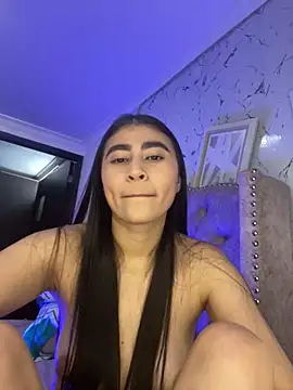 Snapshot of Isabella_Montoya chatting on 11.17.25 Isabella Montoya online show from 11.17.25