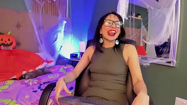 Lilithmuller  online show from 10.22.25