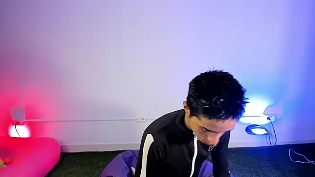 Snapshot of EstivenSallas chatting on 09.17.25 EstivenSallas online show from 09.17.25