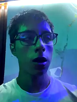 Snapshot of EstivenSallas chatting on 11.16.25 EstivenSallas online show from 11.16.25