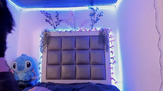 Snapshot of abbiecollins_js chatting on 02.19.26 abbiecollins js online show from 02.19.26