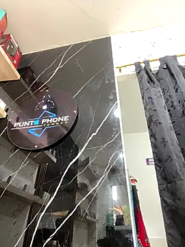 Snapshot of Karol_sexy23 chatting on 10.29.25 Karol sexy23 online show from 10.29.25