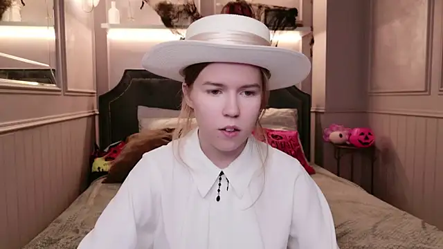 Alida Brice online show from 11.03.25