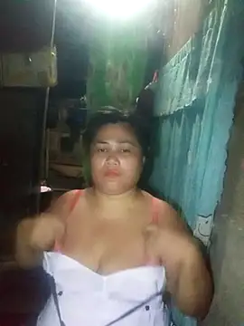 Snapshot of slutty_pinay12 chatting on 10.15.25 slutty pinay12 online show from 10.15.25