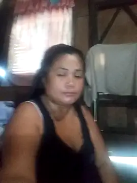 Snapshot of slutty_pinay12 chatting on 10.18.25 slutty pinay12 online show from 10.18.25