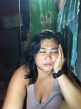 Snapshot of slutty_pinay12 chatting on 10.21.25 slutty pinay12 online show from 10.21.25