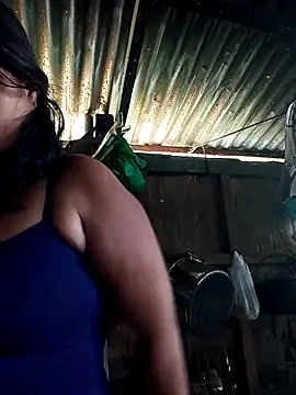 Snapshot of slutty_pinay12 chatting on 12.18.25 slutty pinay12 online show from 12.18.25