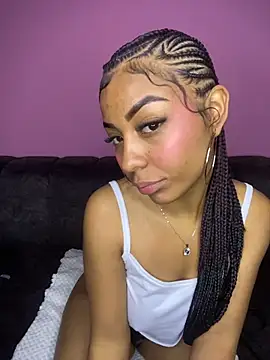 Snapshot of PrettyTiana_ chatting on 11.15.25 PrettyTiana online show from 11.15.25