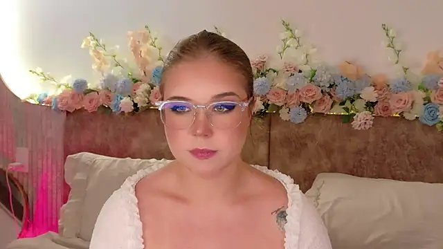 Snapshot of Lilith_Bonheur chatting on 04.25.26 Lilith Bonheur online show from 04.25.26