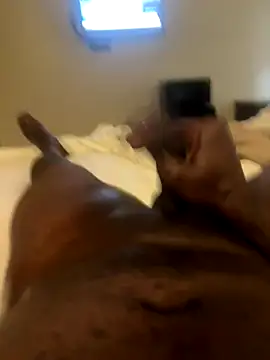 Snapshot of 1HOEBOSS chatting on 10.28.25 1HOEBOSS online show from 10.28.25