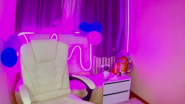 EmmaEllison online show from 09.25.25