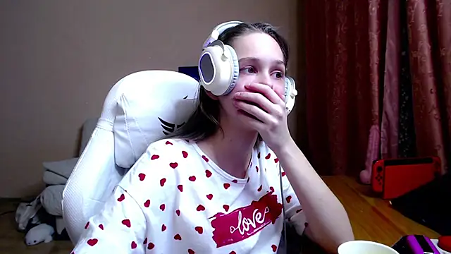 SharybbFace online show from 10.31.25