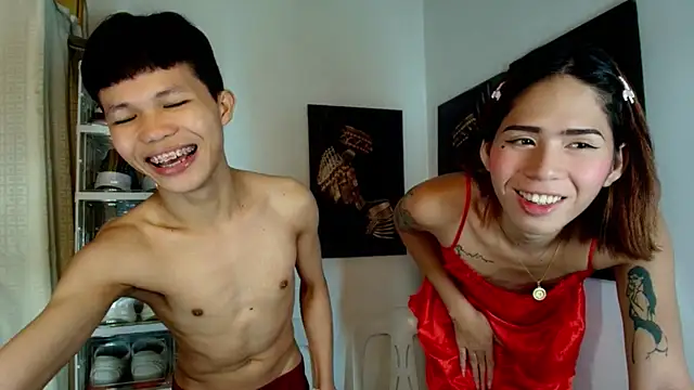 Snapshot of CandySweetCock chatting on 10.15.25 CandySweetCock online show from 10.15.25