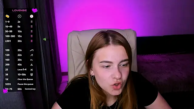 Snapshot of red__dizzy chatting on 09.19.25 red dizzy online show from 09.19.25