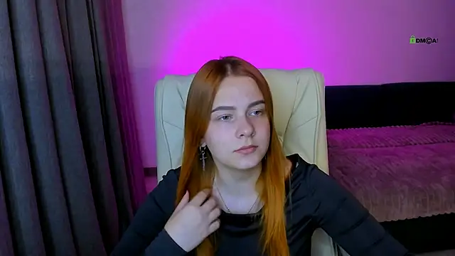 Snapshot of red__dizzy chatting on 09.22.25 red dizzy online show from 09.22.25