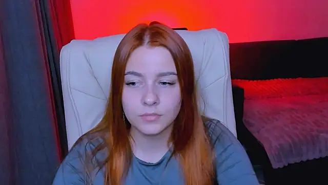 Snapshot of red__dizzy chatting on 10.05.25 red dizzy online show from 10.05.25