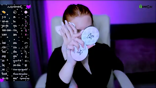 Snapshot of red__dizzy chatting on 10.13.25 red dizzy online show from 10.13.25