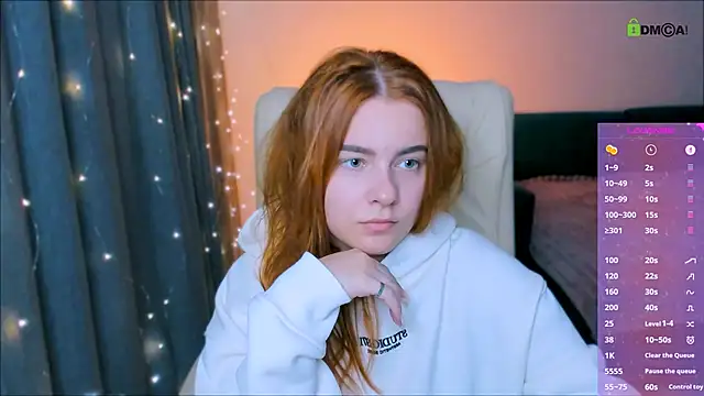 Snapshot of red__dizzy chatting on 10.18.25 red dizzy online show from 10.18.25