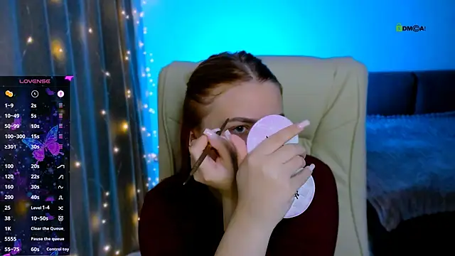 Snapshot of red__dizzy chatting on 10.21.25 red dizzy online show from 10.21.25