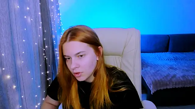 Snapshot of red__dizzy chatting on 11.02.25 red dizzy online show from 11.02.25