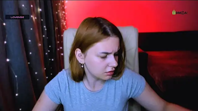 Snapshot of red__dizzy chatting on 11.05.25 red dizzy online show from 11.05.25