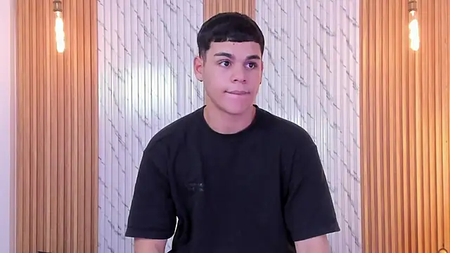 Snapshot of james_jonnes chatting on 11.26.25 james jonnes online show from 11.26.25