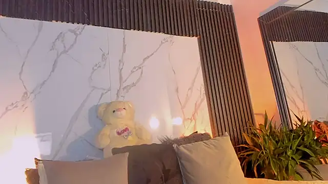 Snapshot of joselin_rouse chatting on 09.29.25 joselin rouse online show from 09.29.25