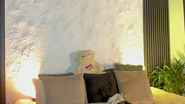 Snapshot of joselin_rouse chatting on 11.22.25 joselin rouse online show from 11.22.25