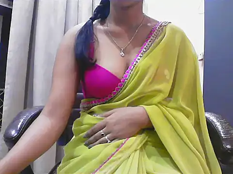 short girl  online show from 10.08.25