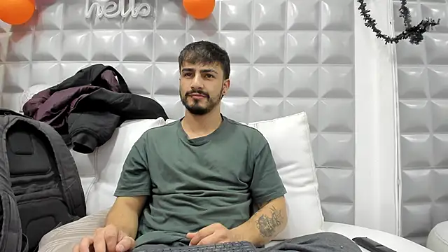 Snapshot of Jack_Daniel__ chatting on 10.21.25 Jack Daniel online show from 10.21.25