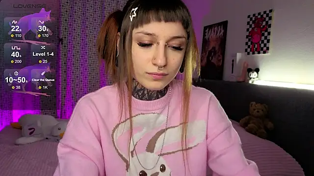 LilithPoison online show from 11.26.25