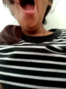 Snapshot of Aaisha-16 chatting on 02.21.26 Aaisha-16 online show from 02.21.26