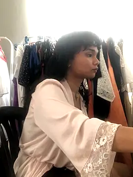 estradiolist online show from 10.23.25