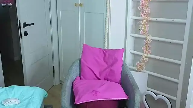 Snapshot of _lollyypop_ chatting on 12.02.25 lollyypop online show from 12.02.25