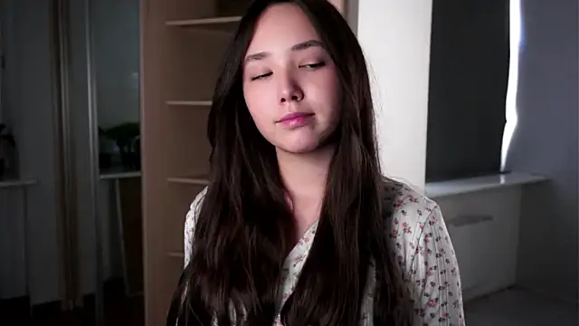 RenaeConnerley online show from 09.17.25