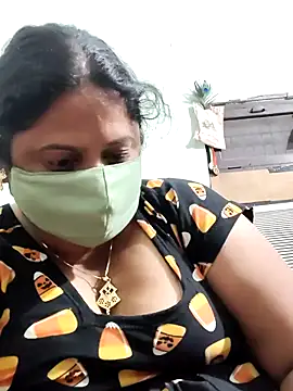 Snapshot of Mmm143 chatting on 10.18.25 Mmm143 online show from 10.18.25