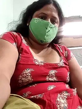 Snapshot of Mmm143 chatting on 10.27.25 Mmm143 online show from 10.27.25