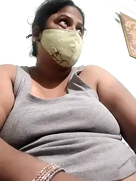 Snapshot of Mmm143 chatting on 11.21.25 Mmm143 online show from 11.21.25