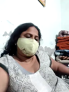 Snapshot of Mmm143 chatting on 11.22.25 Mmm143 online show from 11.22.25