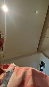 Snapshot of lulu5211 chatting on 10.27.25 lulu5211 online show from 10.27.25