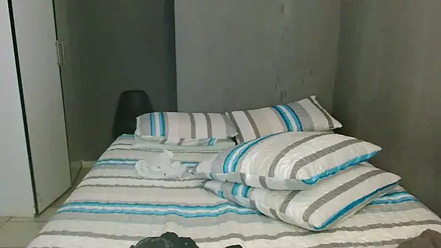 Lillyan N online show from 04.13.26